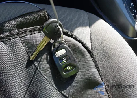 2015 Hyundai Elantra Se z USA, uszkodzony, nr VIN 5NPDH4AE2FH579399